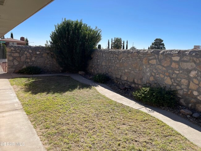 Building Photo - 1601 Charles Owens Dr