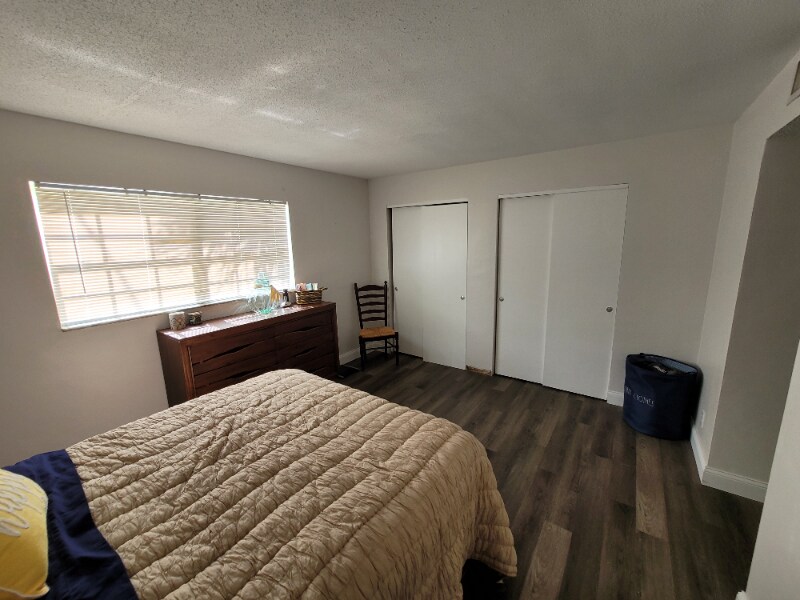 Building Photo - 224 SE 9th Ave