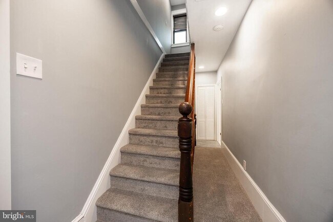 Building Photo - 313 Chestnut St