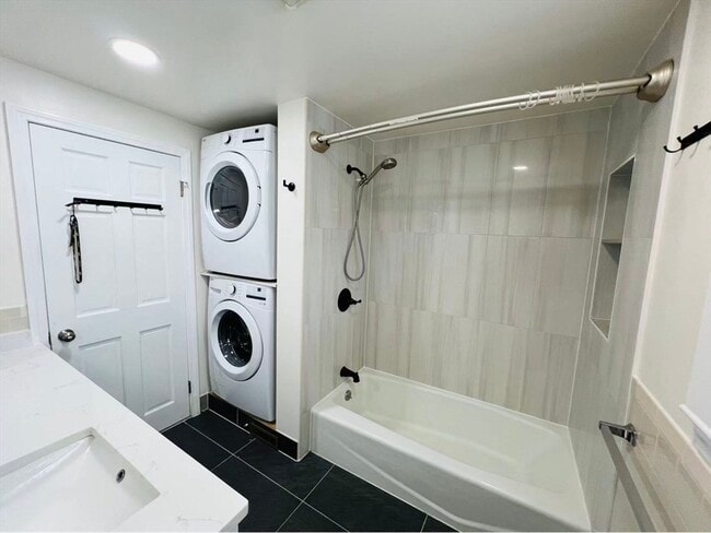 Building Photo - 539 Washington St