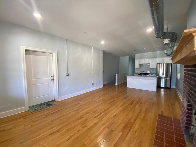 Building Photo - 524 E Kirby St