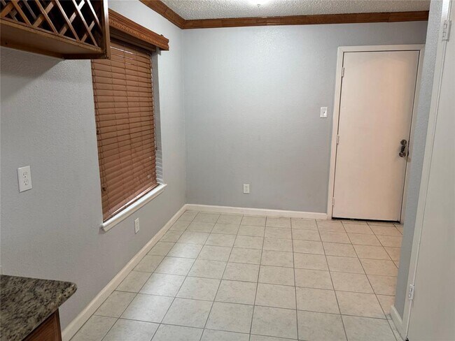 Building Photo - 6311 Dawnridge Dr