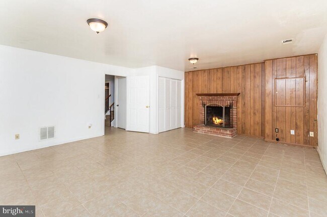 Building Photo - 3210 Gemstone Ct
