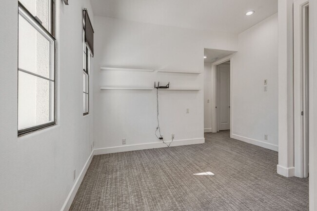 Building Photo - Luxury Summerlin Living in Gated Canyon Crest Community