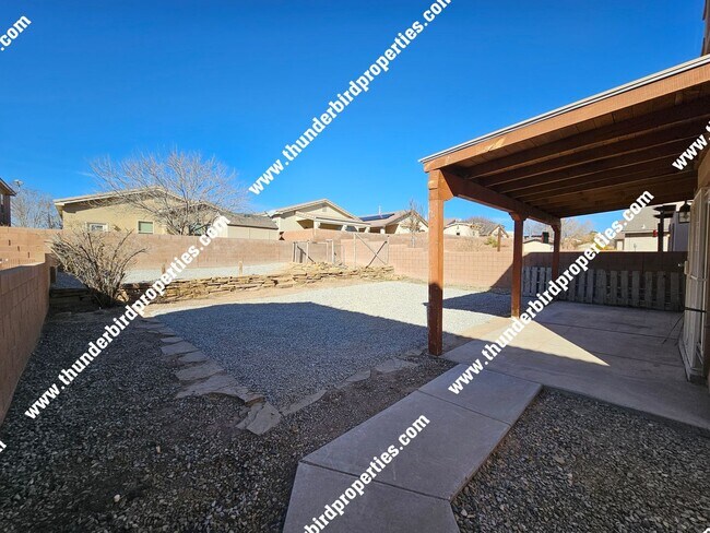 Building Photo - 4 Bedroom - 2.5 Bathroom - 2 car garage