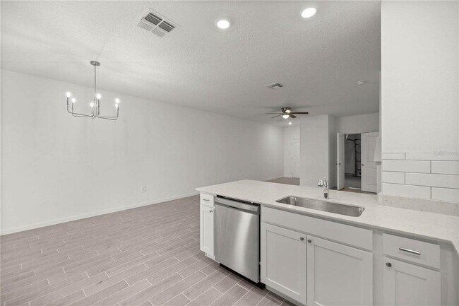 Building Photo - 3600 SE 37th Ct