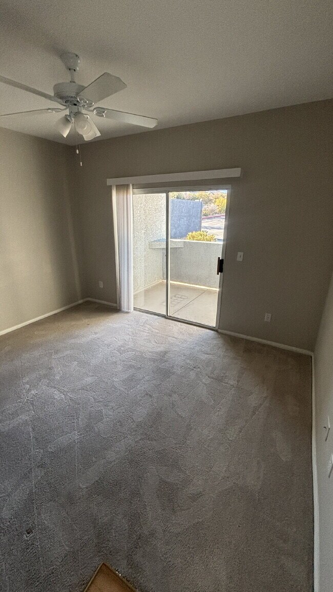 Building Photo - 1 Bed 1 Bath with ALL Appliances