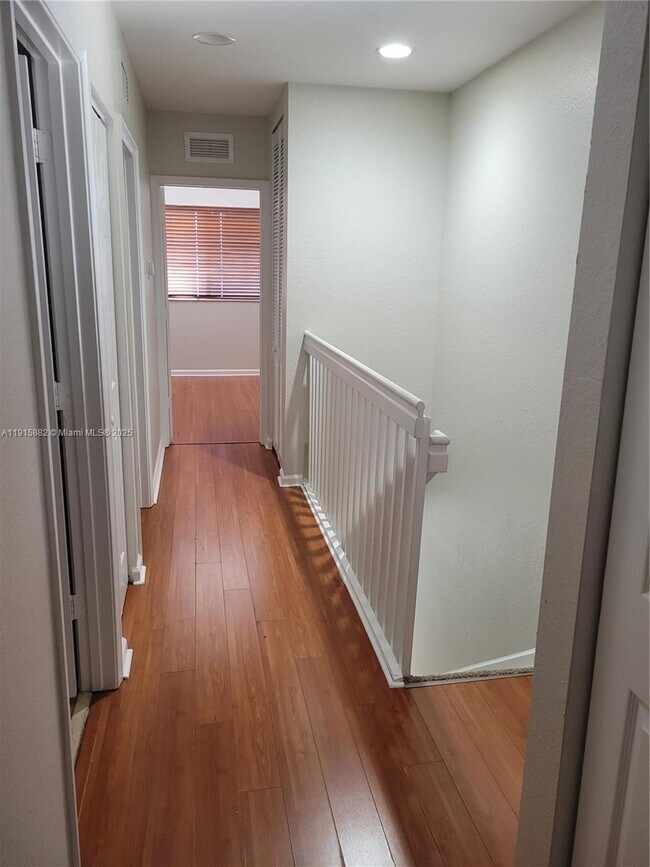 Building Photo - 2573 SW 82nd Ave