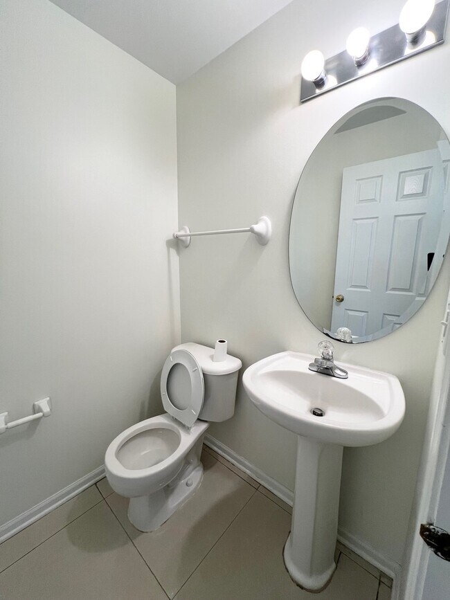 Building Photo - 601 Blackstone Ct