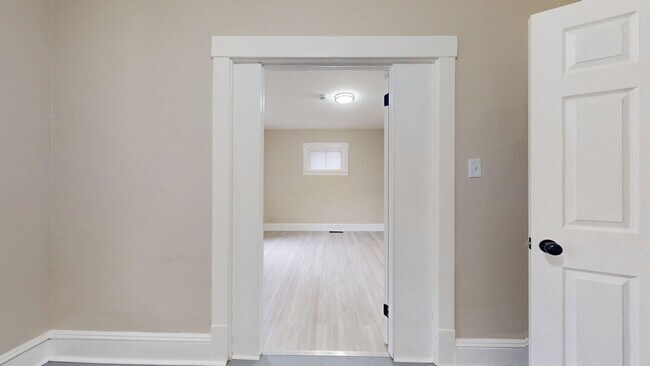 Building Photo - 3865 W 16th St