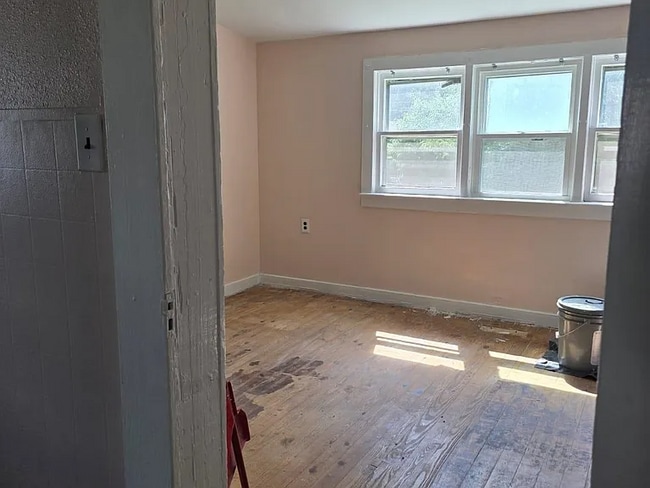 Building Photo - 415 N Eclipse St