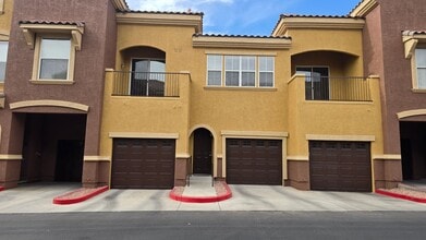 Building Photo - 3975 N Hualapai Way