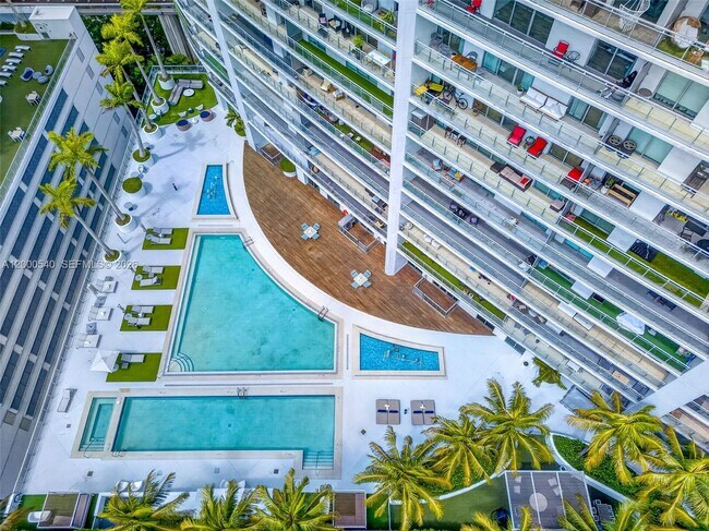 Building Photo - 90 SW 3rd St