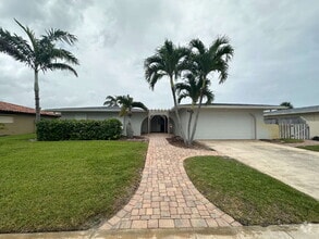 Building Photo - Direct Canal Front Home