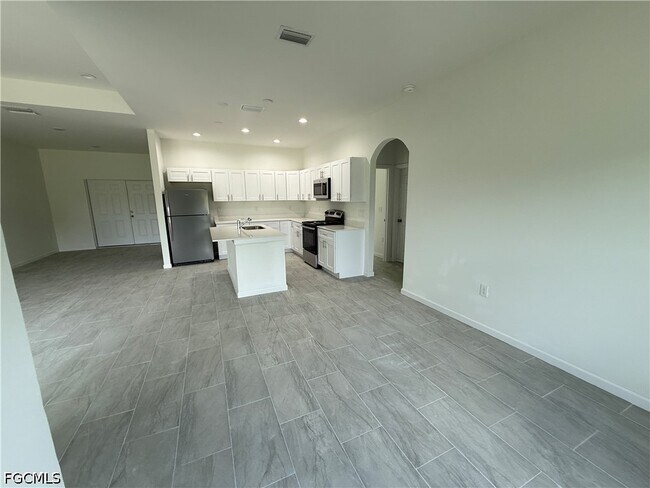 Building Photo - 2809 Darlene Pl