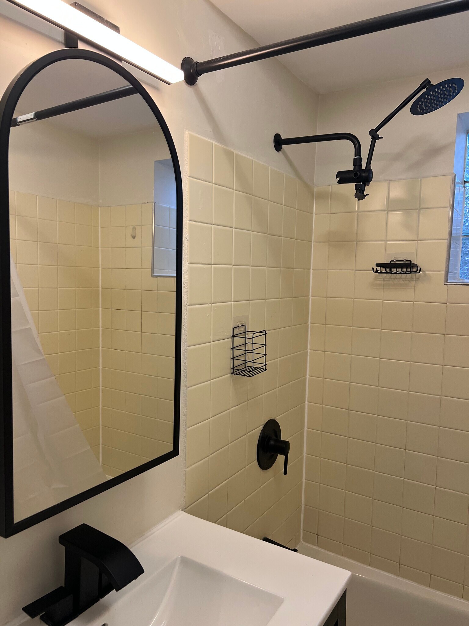 bathroom view - 2446 W Thomas St