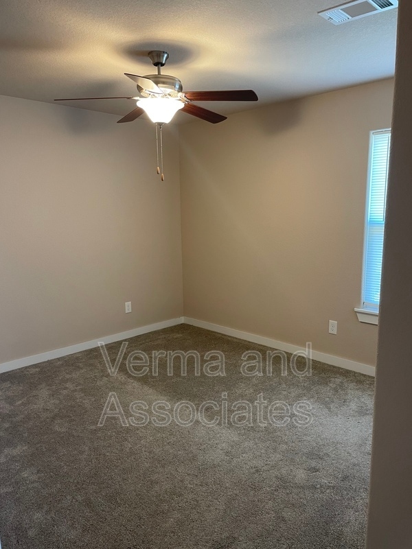 Building Photo - 463 Barbet Dr