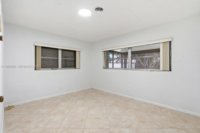 Building Photo - 1260 SW 8th St