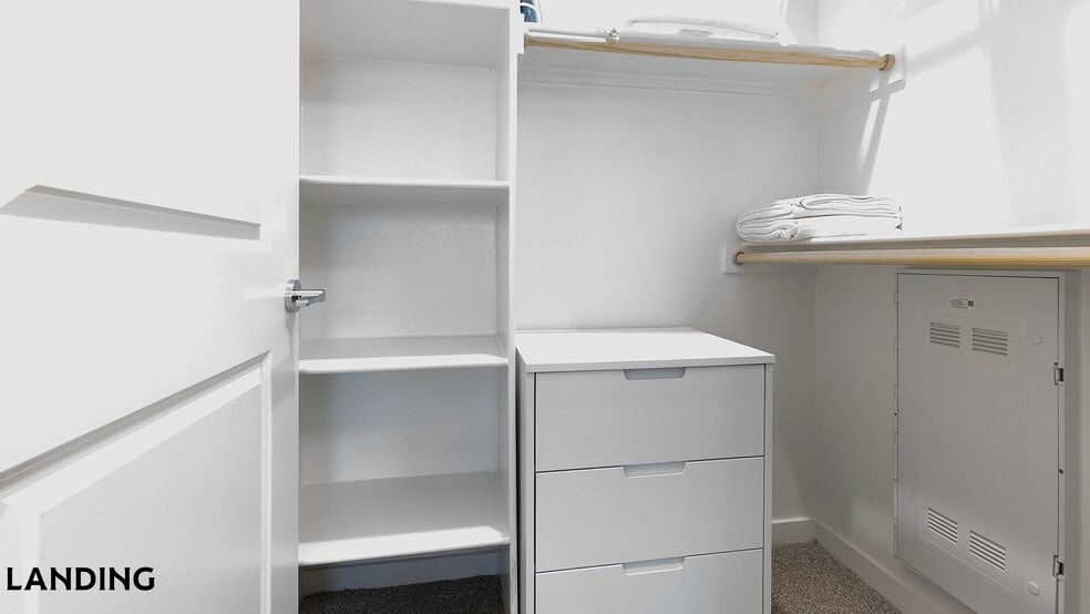 Building Photo - 14015 Univ Pass