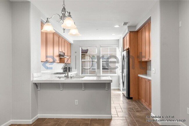 Building Photo - 482 Tristania Terrace