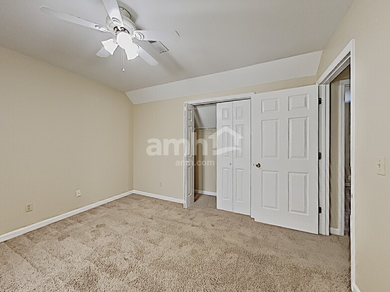 Building Photo - 104 Sunset Dr