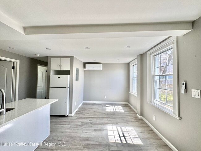 Building Photo - 46 North St