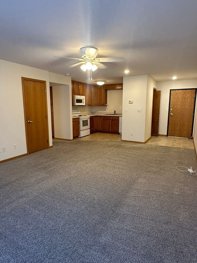 Building Photo - 2519 Bristol Dr