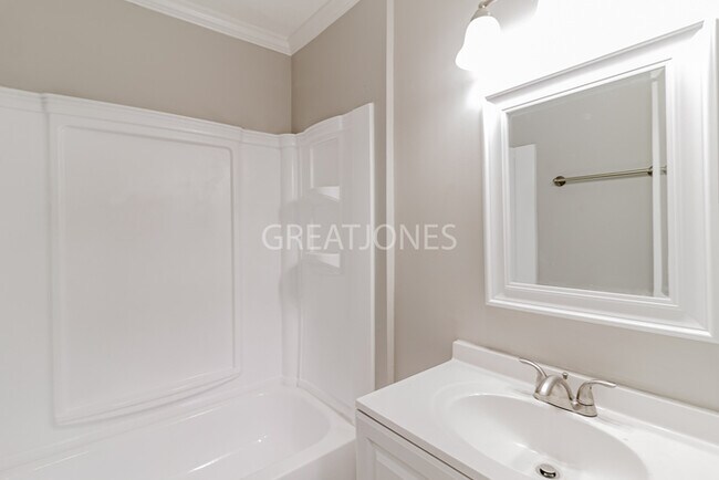 Building Photo - Charming 3 bedroom home in Birmingham!