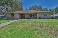 Building Photo - 1600 Pecan St