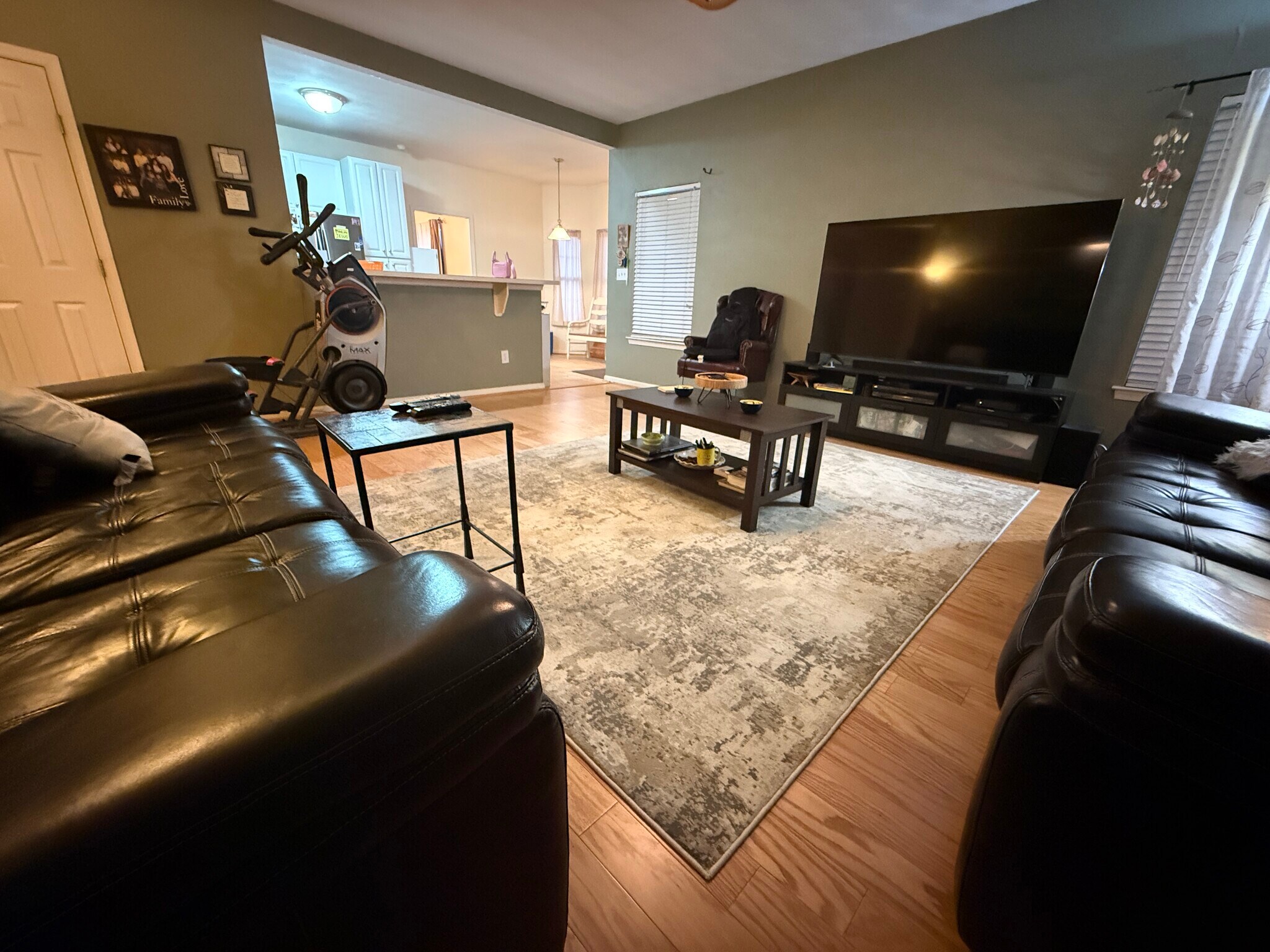 Family room 3 - 1308 Crosswood Ln