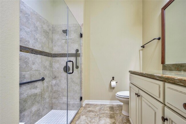 Building Photo - 1122 Oakcrest Dr