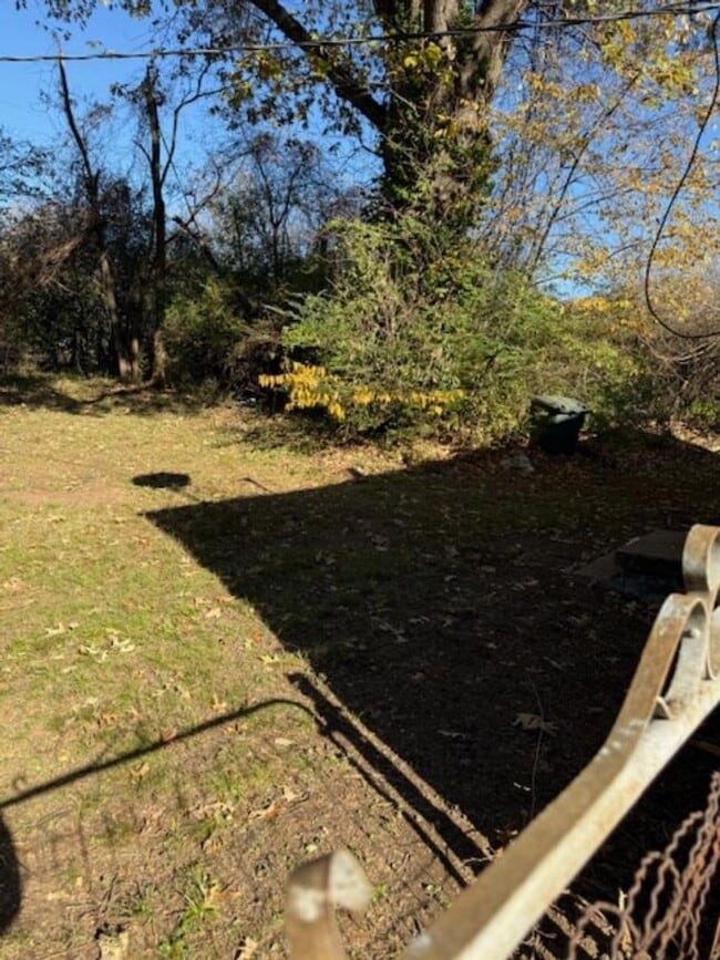 Building Photo - Completely Renovated House in central location