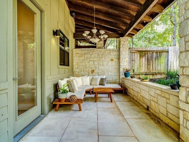 Building Photo - 1502 Barton Hills Dr