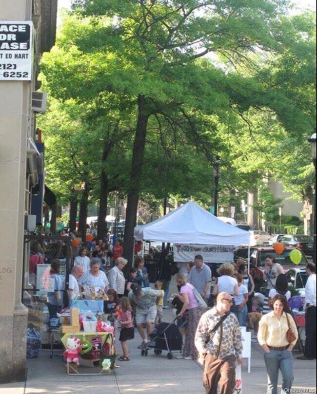 Building Photo - 5 Wood Ct