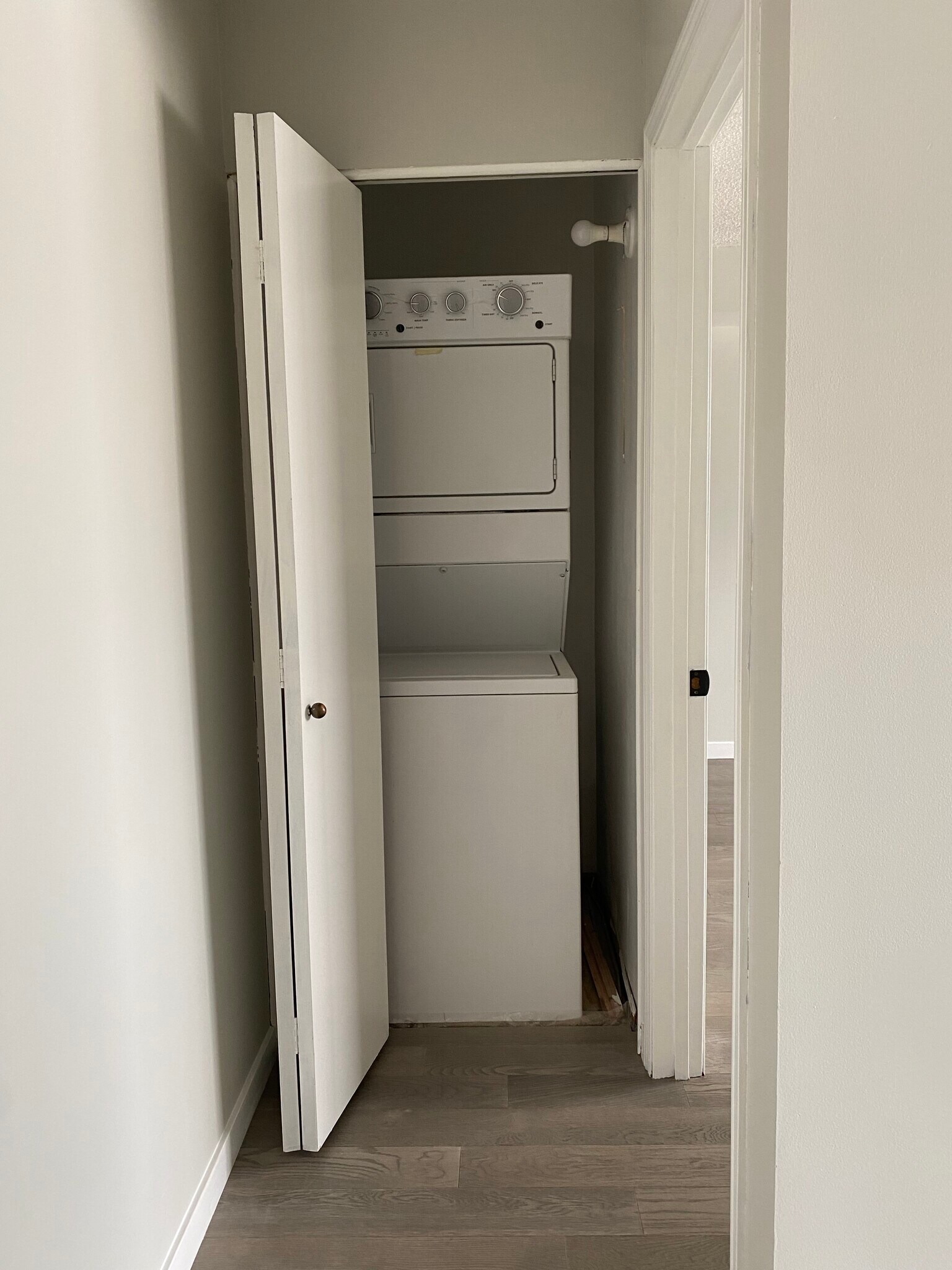 Building Photo - 5411 W Lawrence Ave