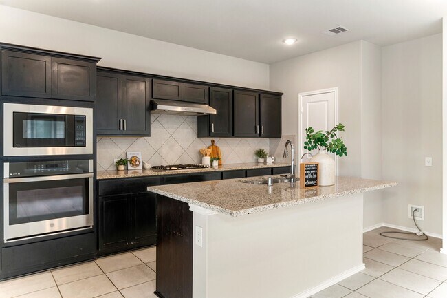 Building Photo - 5014 Aspen Orch Dr