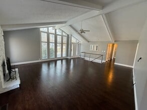 Building Photo - Remodeled 5 bedroom home near Bountiful ridge golf course