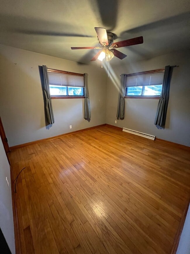 Building Photo - Indian Hills 3 Bedroom 1.5 Bath