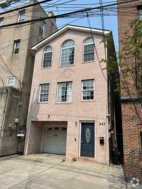 Building Photo - 347 Palisade Ave