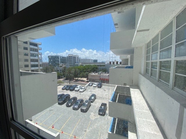 Building Photo - 100 Lincoln Rd