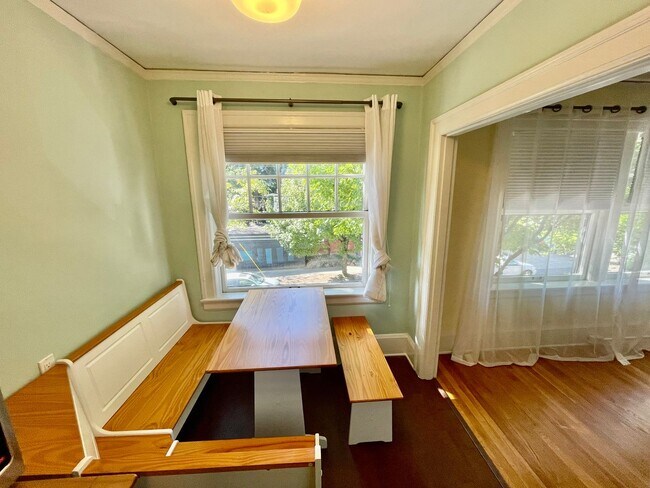 Building Photo - 1/2 Month Free! Cheerful, Spacious Studio ...