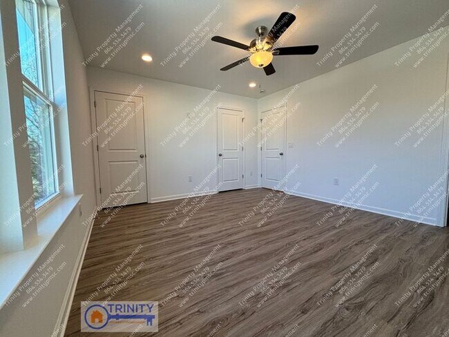 Building Photo - Newly Built 3 bed/ 2.5 Bath Duplex Minutes from the Heart of Downtown Greenville!