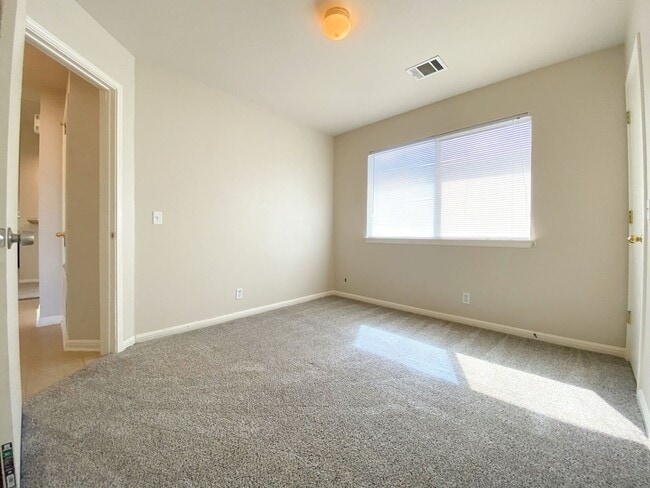 Building Photo - 16921 Hamilton Point Cir