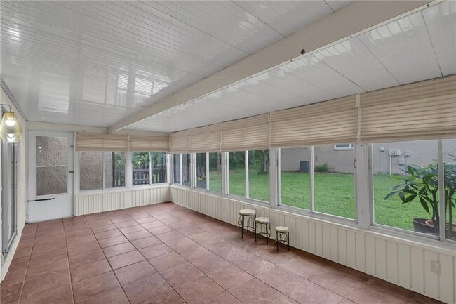Building Photo - 10444 Kingbrook Ln