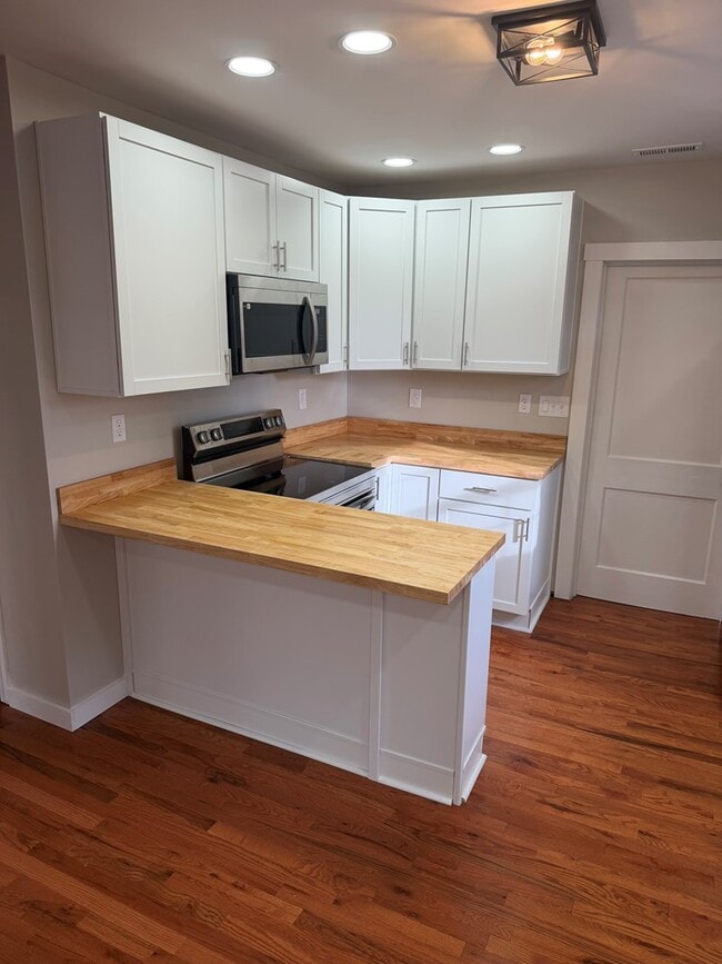 Building Photo - 520 Virginia Ave