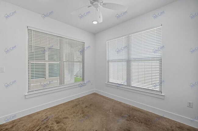 Building Photo - 102 Cardinal Wds