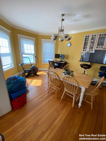 Building Photo - 22 Burton St