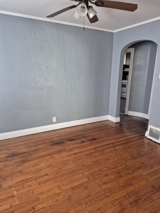 Building Photo - 429 Shirley Ave