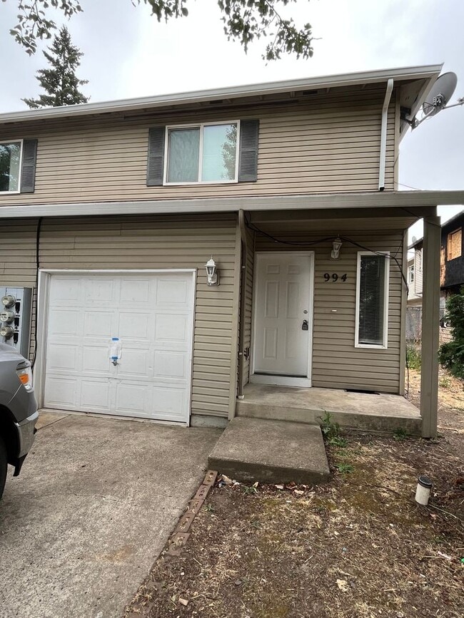 Building Photo - Charter Triplex #2023-LL723