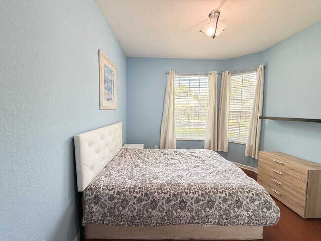 Building Photo - Perfect APARTMENT waiting for you! FULLY FURNISHED!